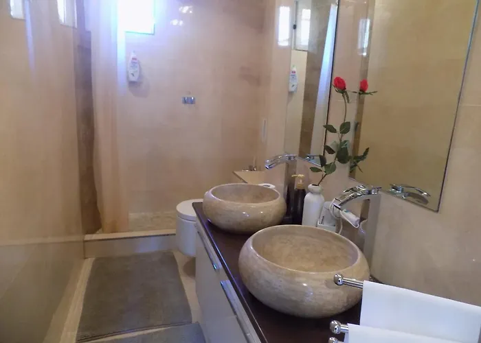 Oda ve Kahvaltı House 2*
