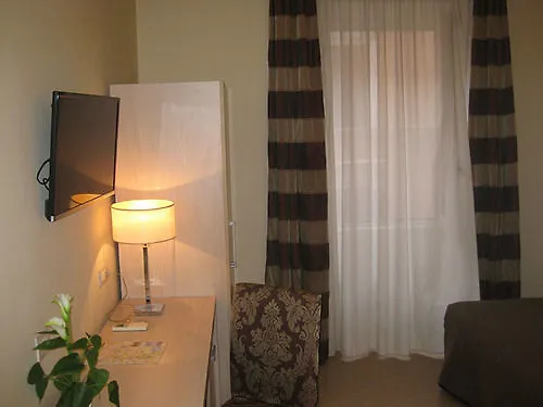 House 2* Roma