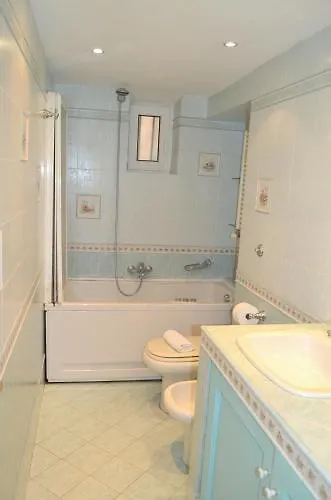 House 2* Roma